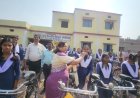 *ग्राम कोर्रामटोला में सरस्वती साइकिल योजना का मिला छात्राओं को लाभ, जिला पंचायत अध्यक्ष के हाथों सौंप गई छात्राओं को साइकिल*