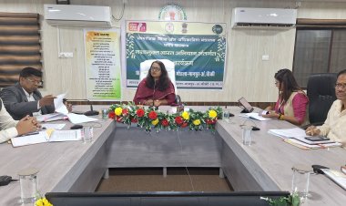 *जिला कलेक्टर सभा कक्ष में संपन्न हुई समय सीमा की बैठक, लंबित विकास कार्यों पर की चर्चा*