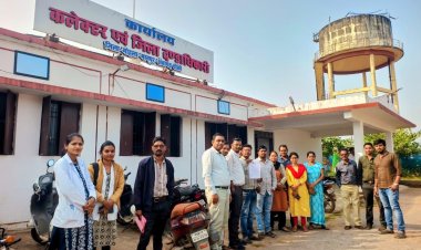 *लंबित मांगों को लेकर NHM कर्मचारियों ने मुख्यमंत्री के नाम कलेक्टर को सौंपा ज्ञापन*