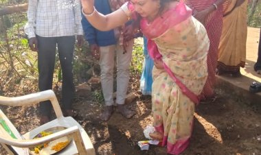 *जिला पंचायत अध्यक्ष ने ग्राम गोटूलमुंडा में सामुदायिक भवन निर्माण हेतु किया भूमि पूजन*