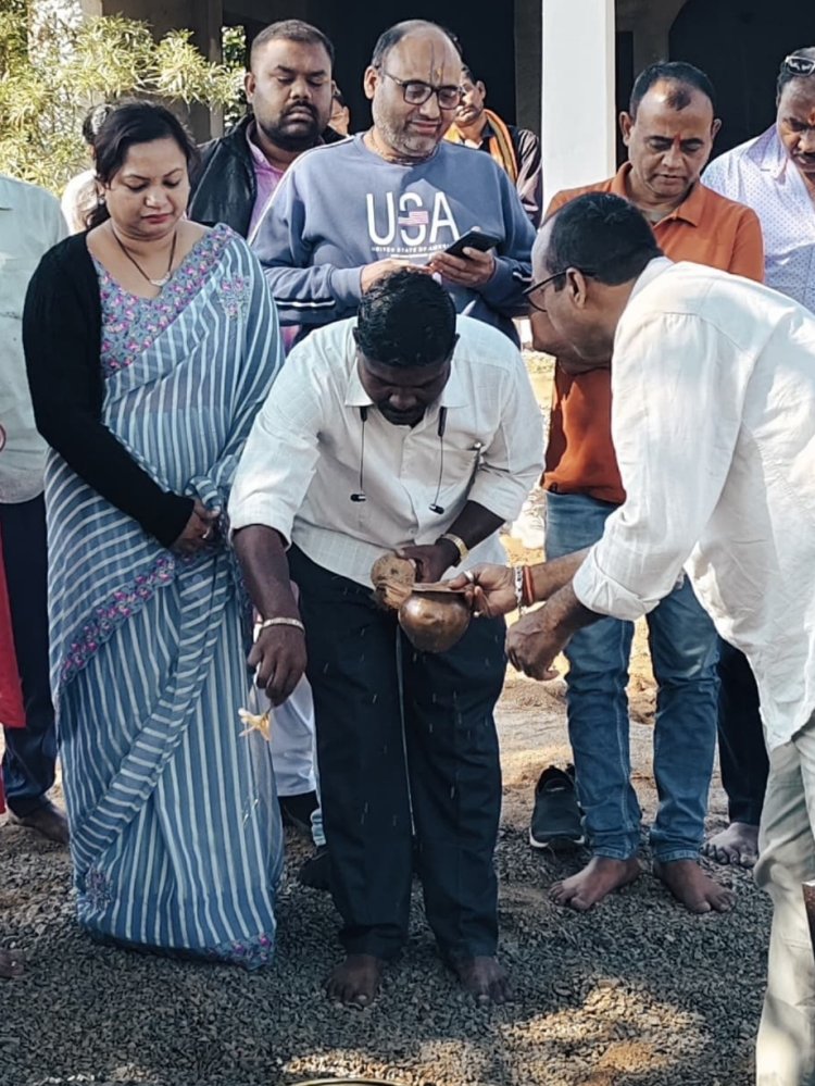 *जिला पंचायत अध्यक्ष ने सांस्कृतिक मंच निर्माण हेतु 10 लाख रुपए की थी सौगात, किया भूमि पूजन*
