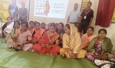 ग्राम आमाटोला में बिहान दीदीयो को डिजिटल पेमेंट एवं साइबर ठगी की दी गई जानकारी*